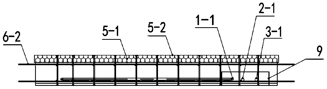 Integrated-installation energy-saving intelligent wall body based on cavity liquid pressurized template