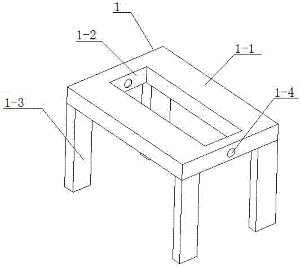 Portable splittable fixture for rotational welding of pipes