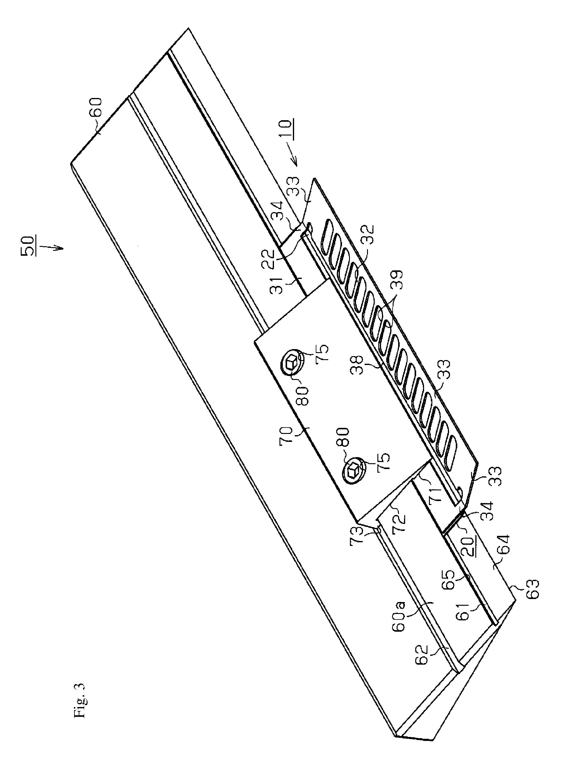 Replaceable blade for microtome and curl prevention plate