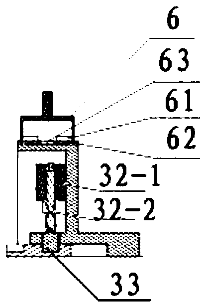 Traction electromagnet for gauge-changeable wheel set and locking mechanism for gauge-changeable wheel set