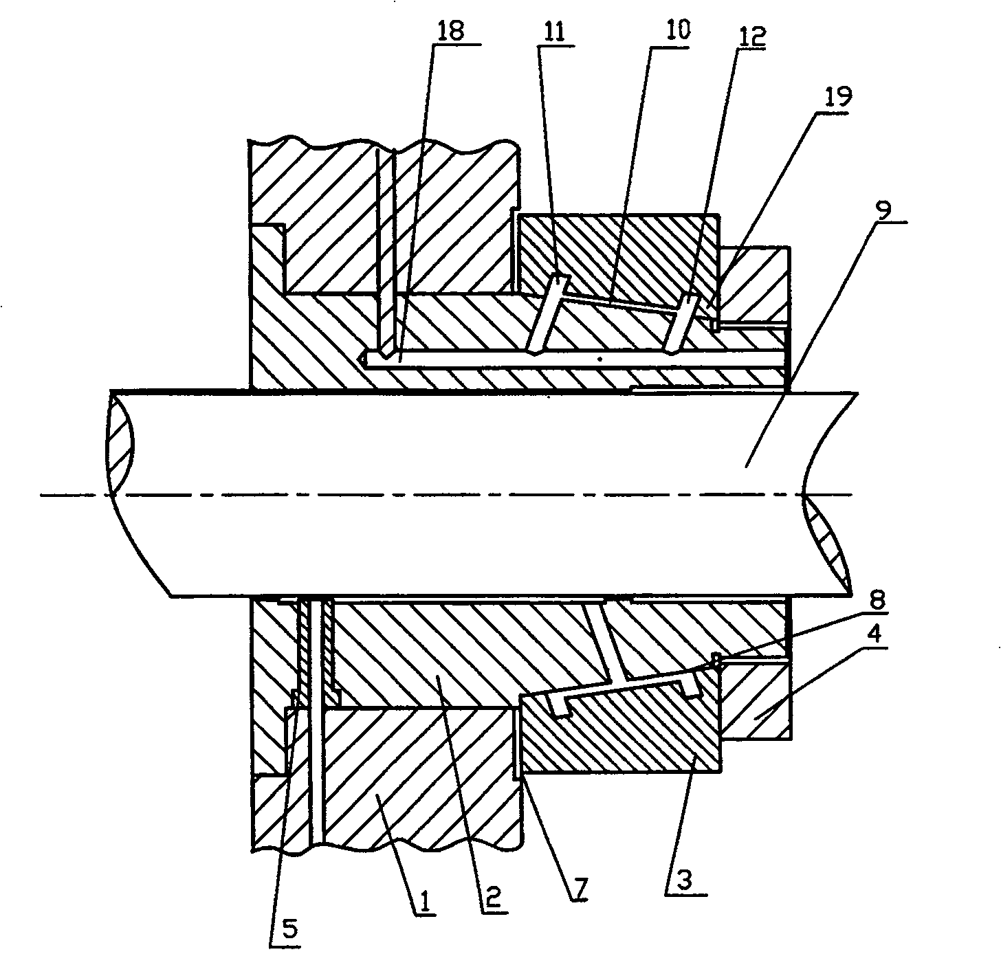 Exterior-clearance throttle cavity internal-hole type scavenging hydrostatic bearing