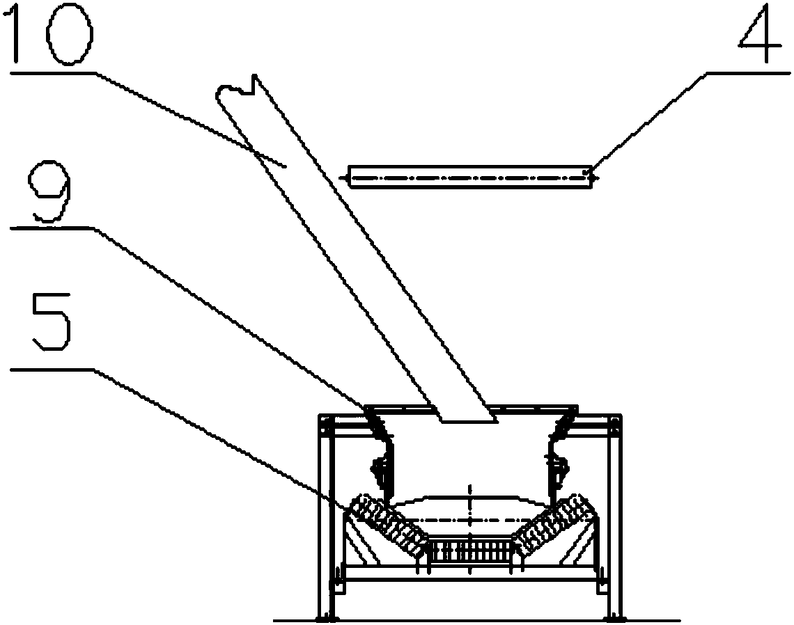 Belt conveyor characterized by enabling materials to be located on lower layer