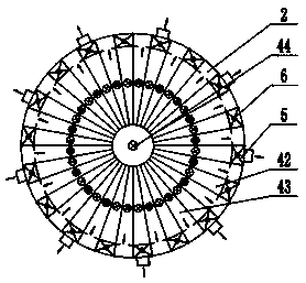 A heat exchange device capable of recovering waste heat from multiple heat sources