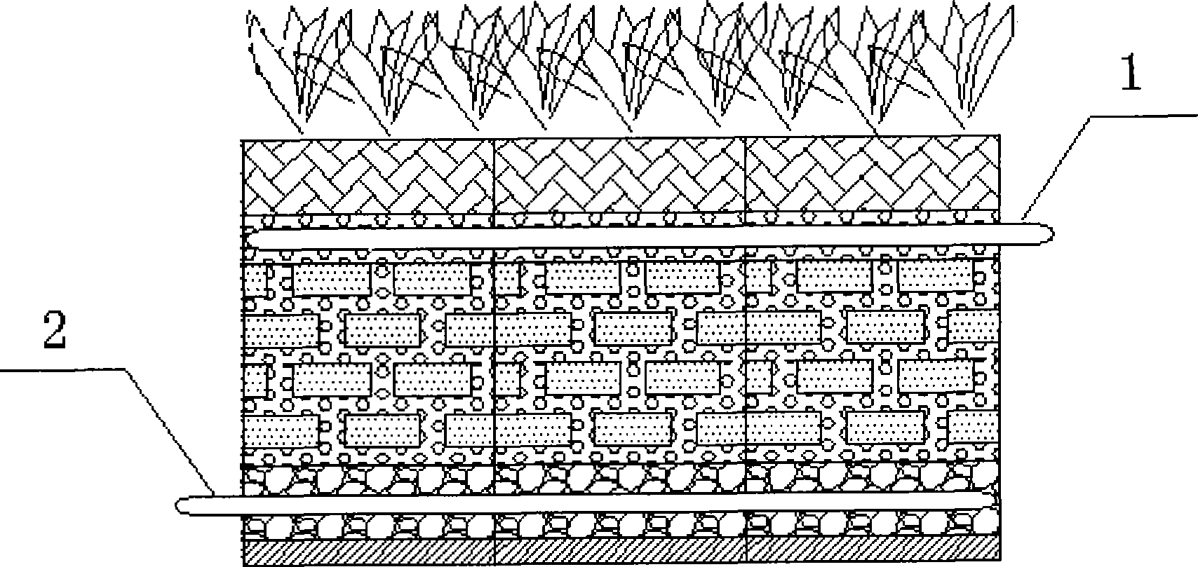 Device of deep layer water distribution multi-medium ecological wetland sewage disposal system and method thereof