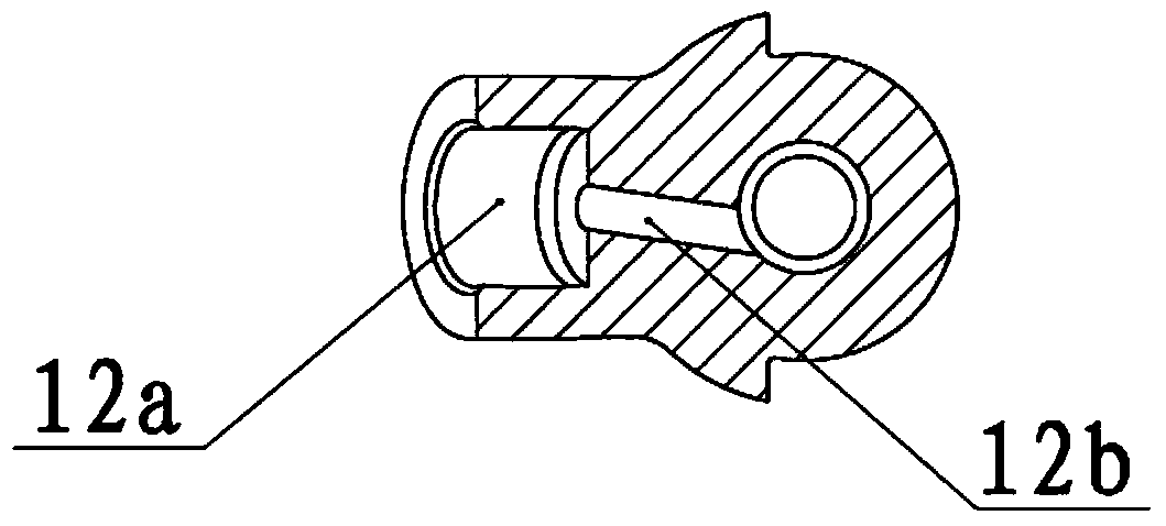 Center hole pressure accumulator non-static leak injector