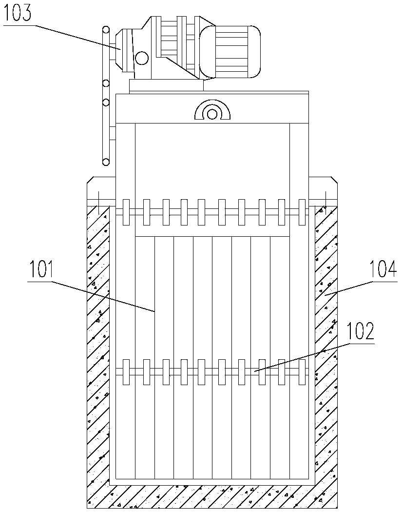 Self-cleaning coarse grille belt conveying device, cleaning system and cleaning method