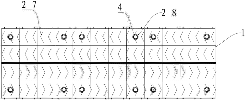 Overwater bearing construction platform and installation method thereof