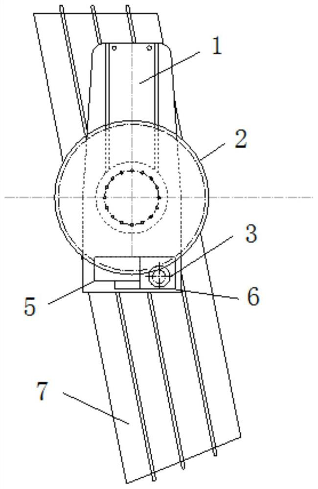 Overturning method utilizing overturning device of mining dump truck box hopper