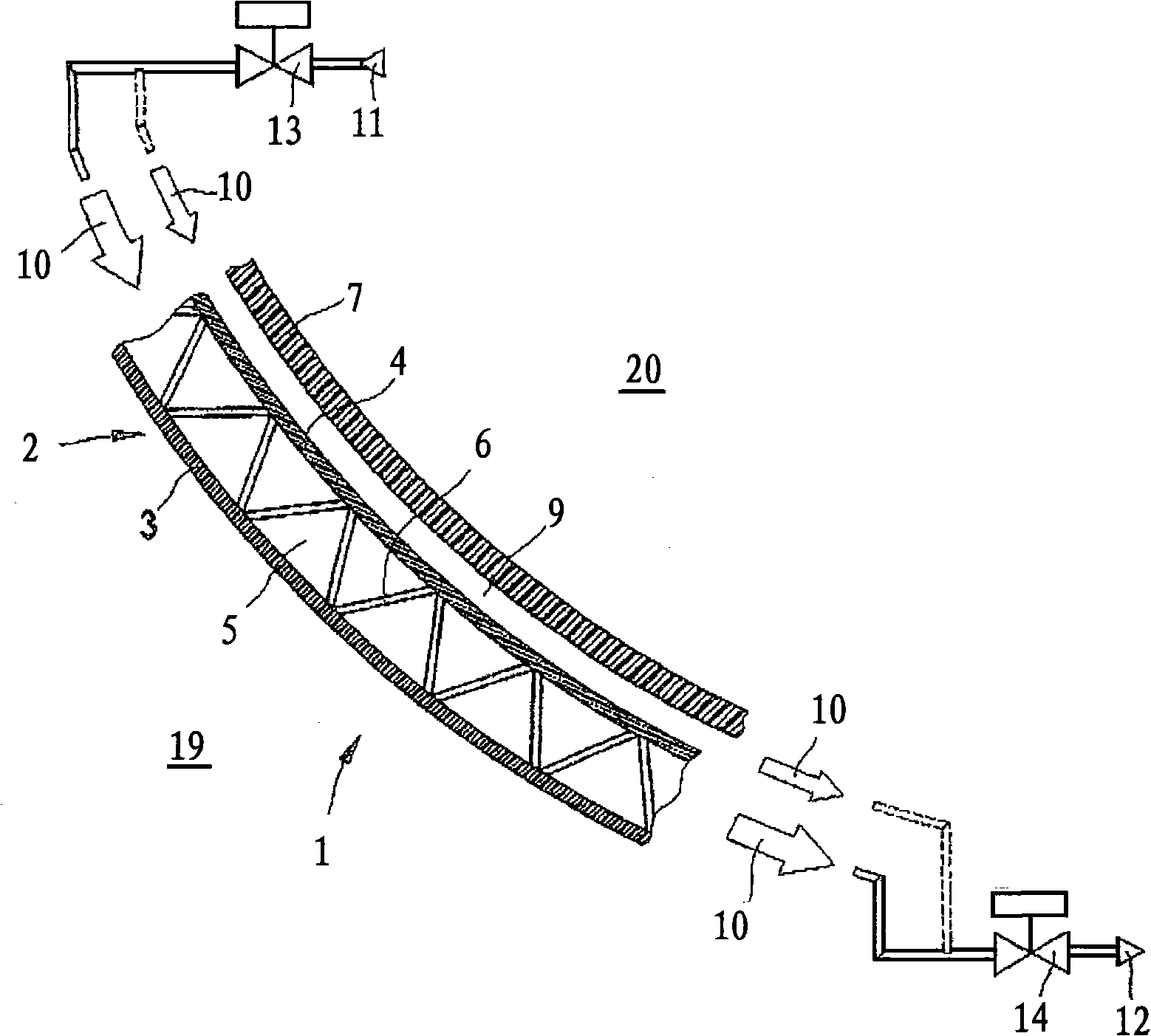 Fuselage of an aircraft or spacecraft and method of activelyinsulating such a fuselage