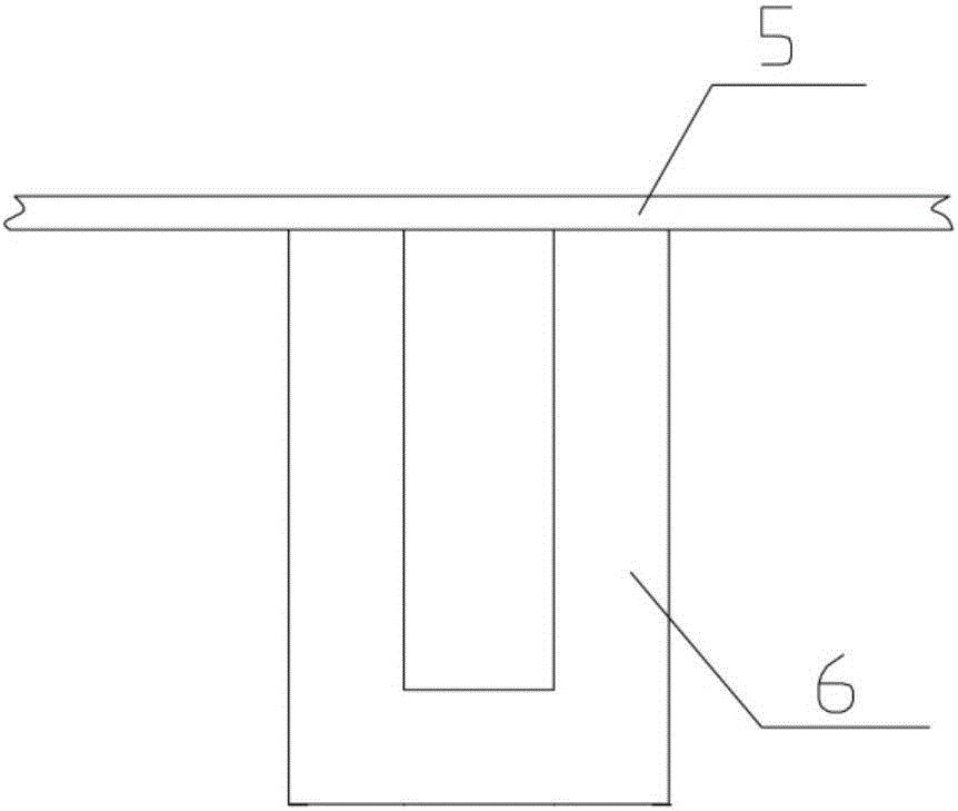 Construction method for replacing deck longitudinal beams of upper edge cabinet of bulk cargo ship