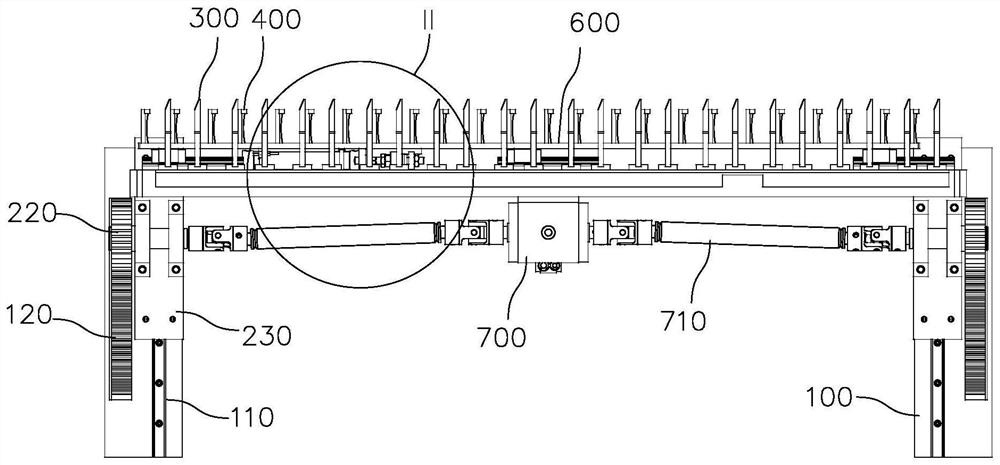 Steel bar mesh clamping device and steel bar mesh cage forming equipment