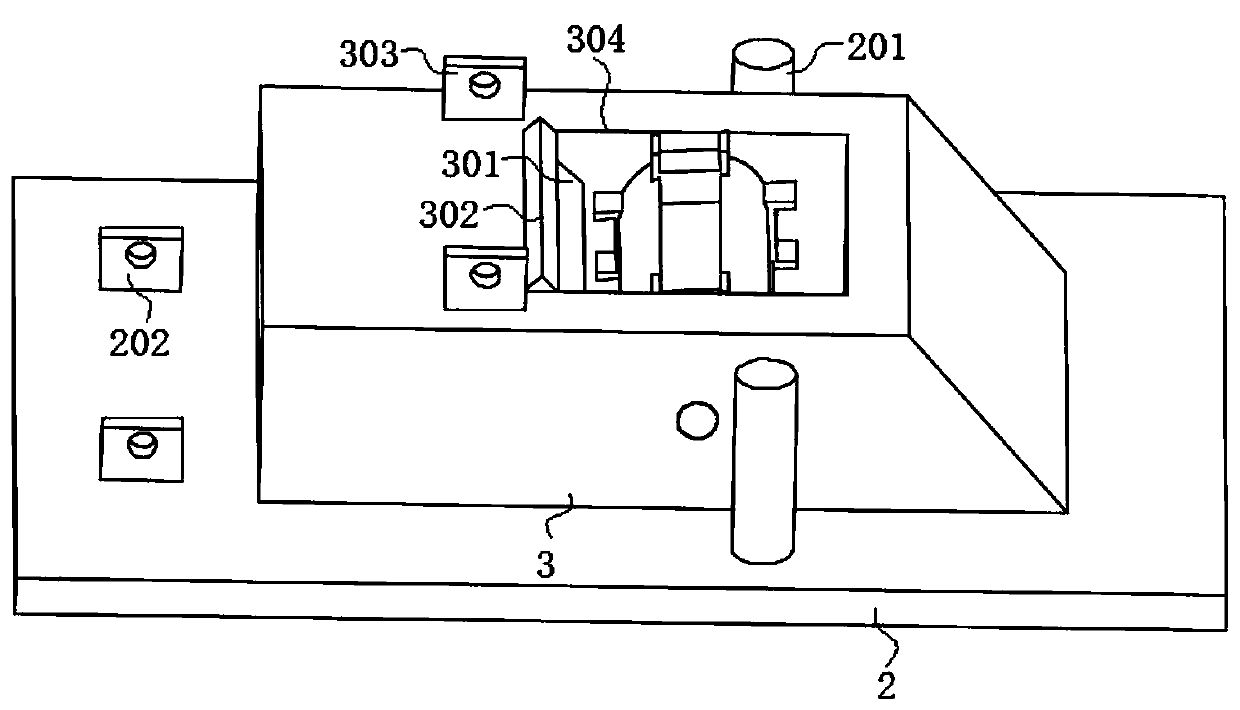 Hoop stamping die capable of achieving automatic discharging