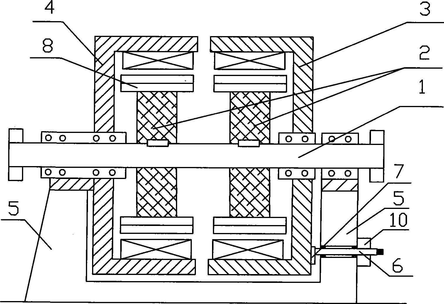 Permanent magnet generator with adjustable voltage