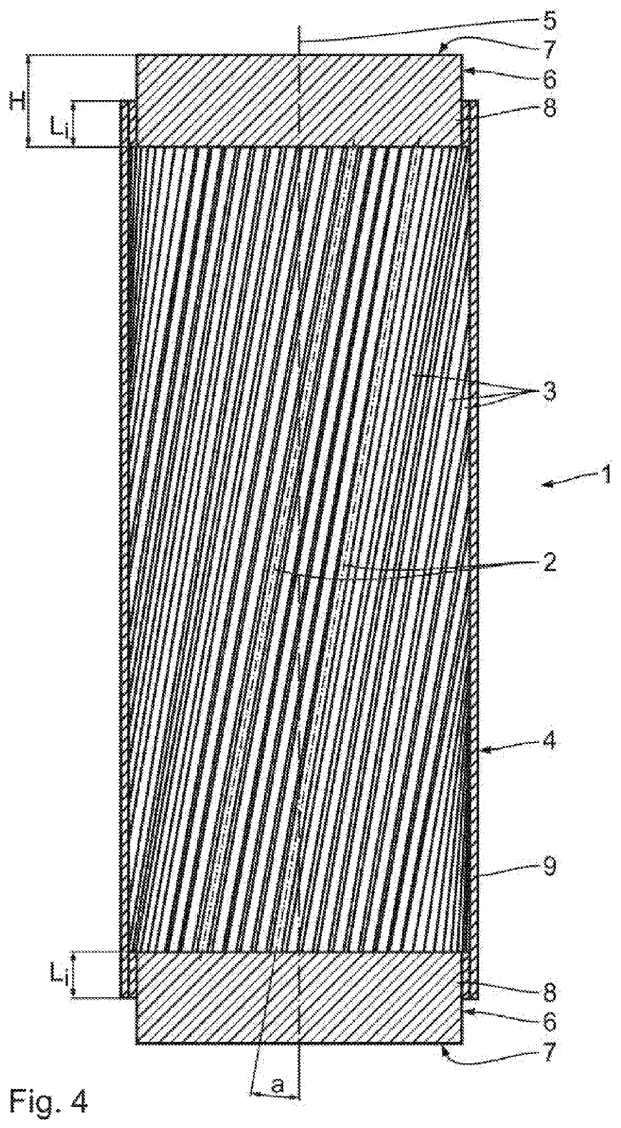 Heat exchanger for an oxygenator and method for producing such a heat exchanger