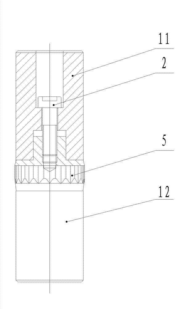 Cold extrusion device, and female die and male die thereof