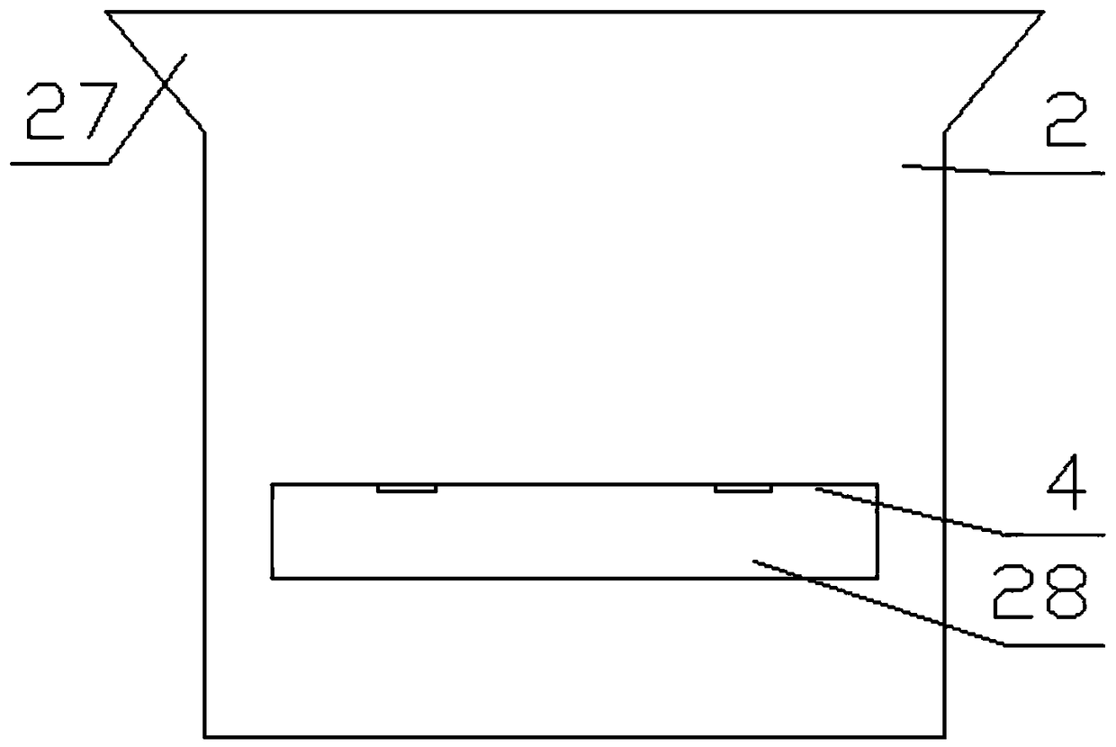 Raw material block crushing device