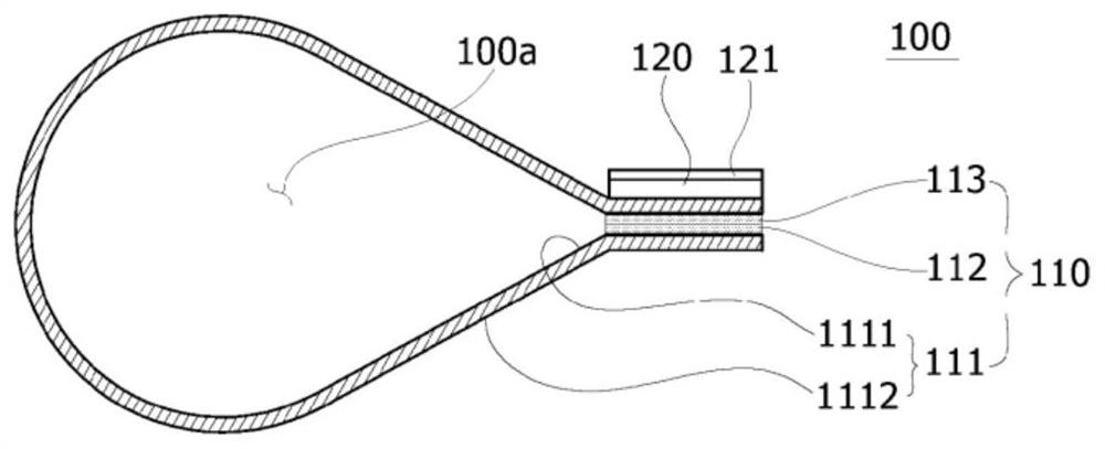 Heat insulating pad and insulating door device having same