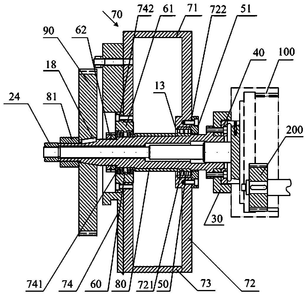 Workpiece clamp for inner-meshing forced movement chain roller mill