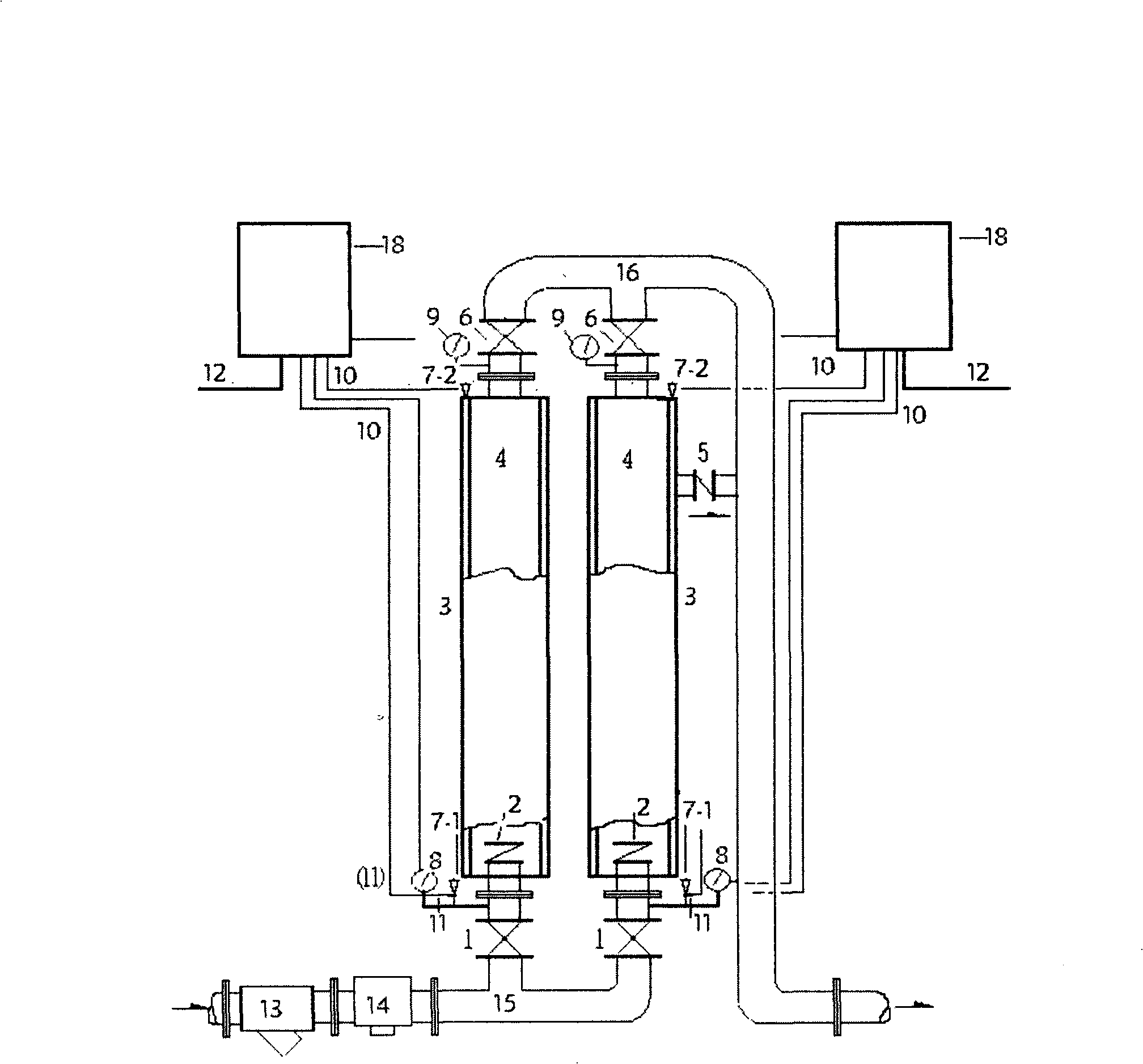 Voltage-compensating water supply installation and method without additional infection of common ductwork hydraulic pressure