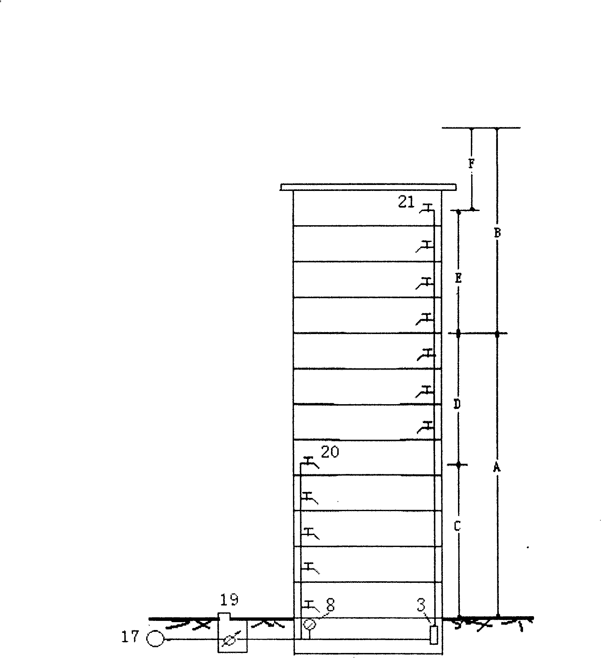 Voltage-compensating water supply installation and method without additional infection of common ductwork hydraulic pressure