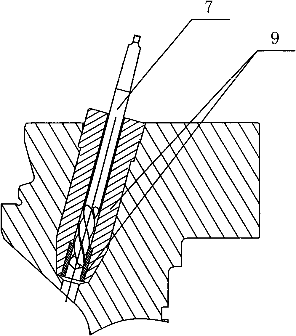 Processing method of fuel valve hole of marine diesel engine cylinder cover