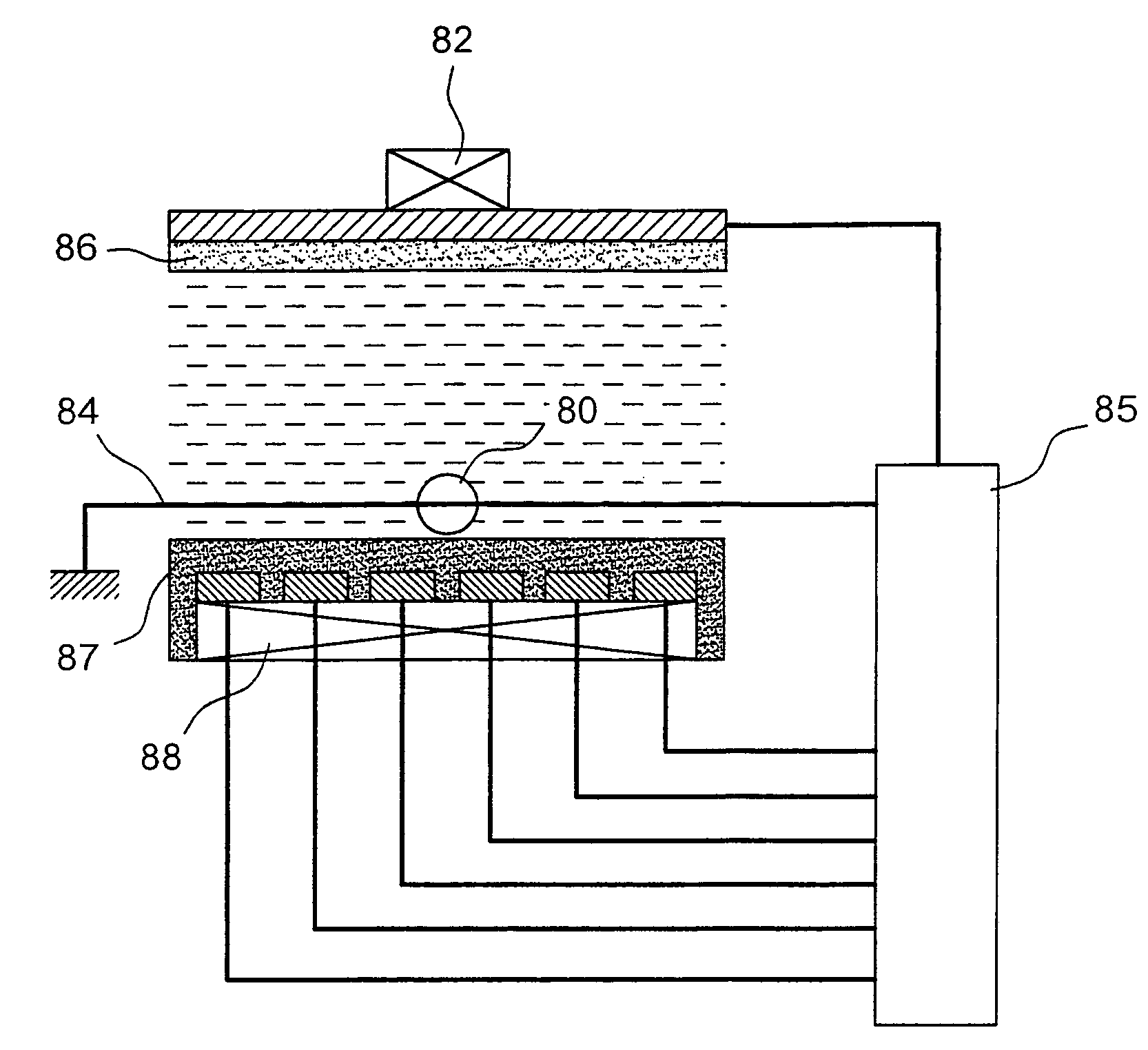 Device for controlling the displacement of a drop between two or several solid substrates