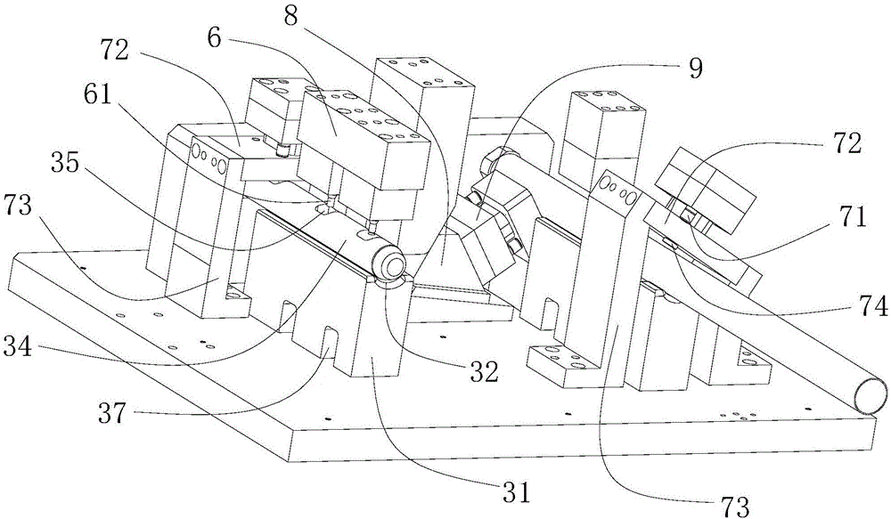 Device used for punching pipeline