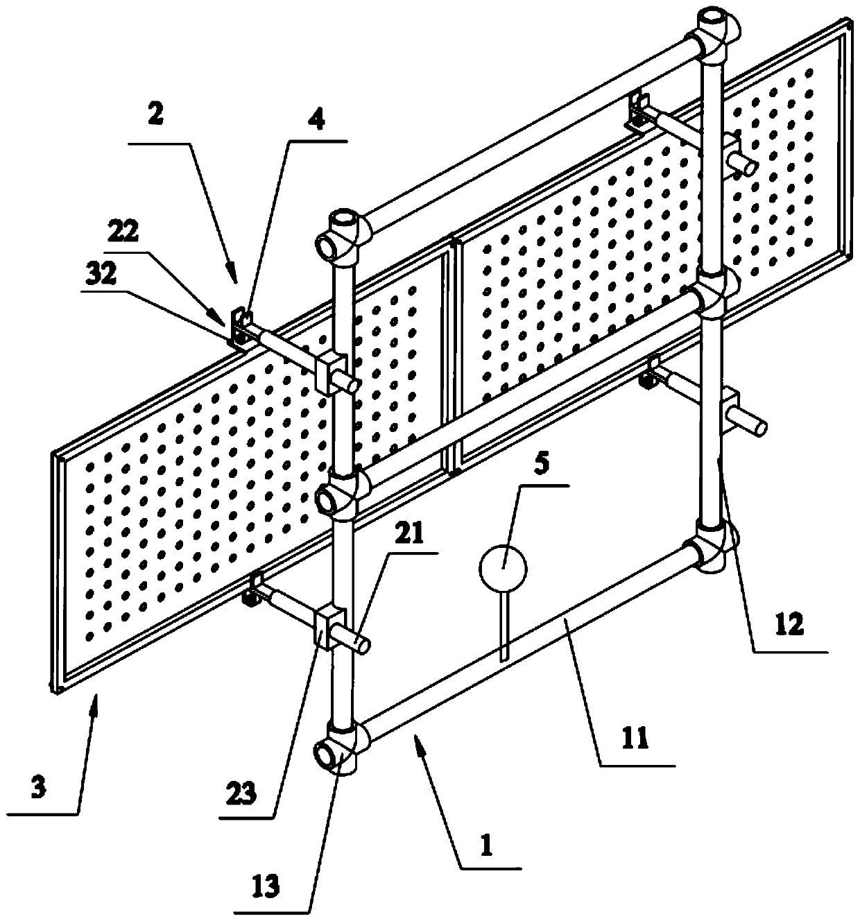 Protective screen for climbing frame