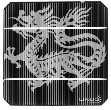 Preparing method of solar cell slice with pattern