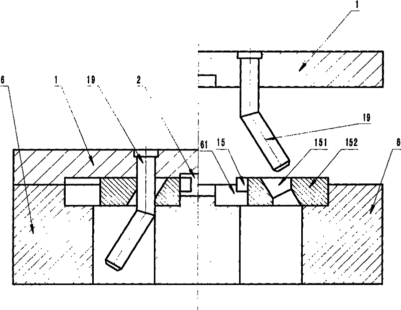 Manufacturing method of bucket tooth and applied mould thereof