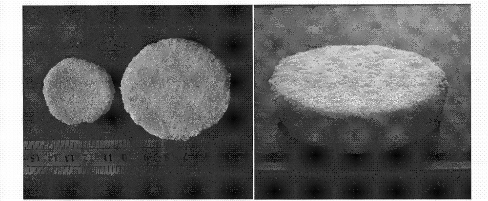 Method for preparing three-dimensional silk fibroin porous scaffold material