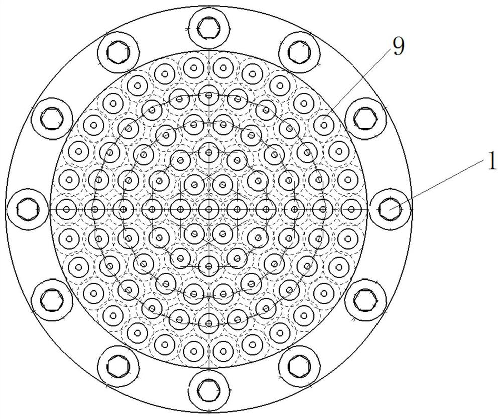 Cabin-penetrating sealing device and operation method