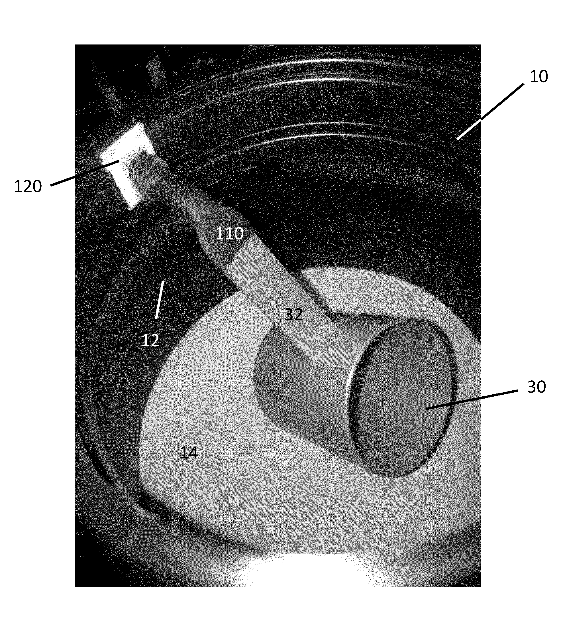 Scoop retention device