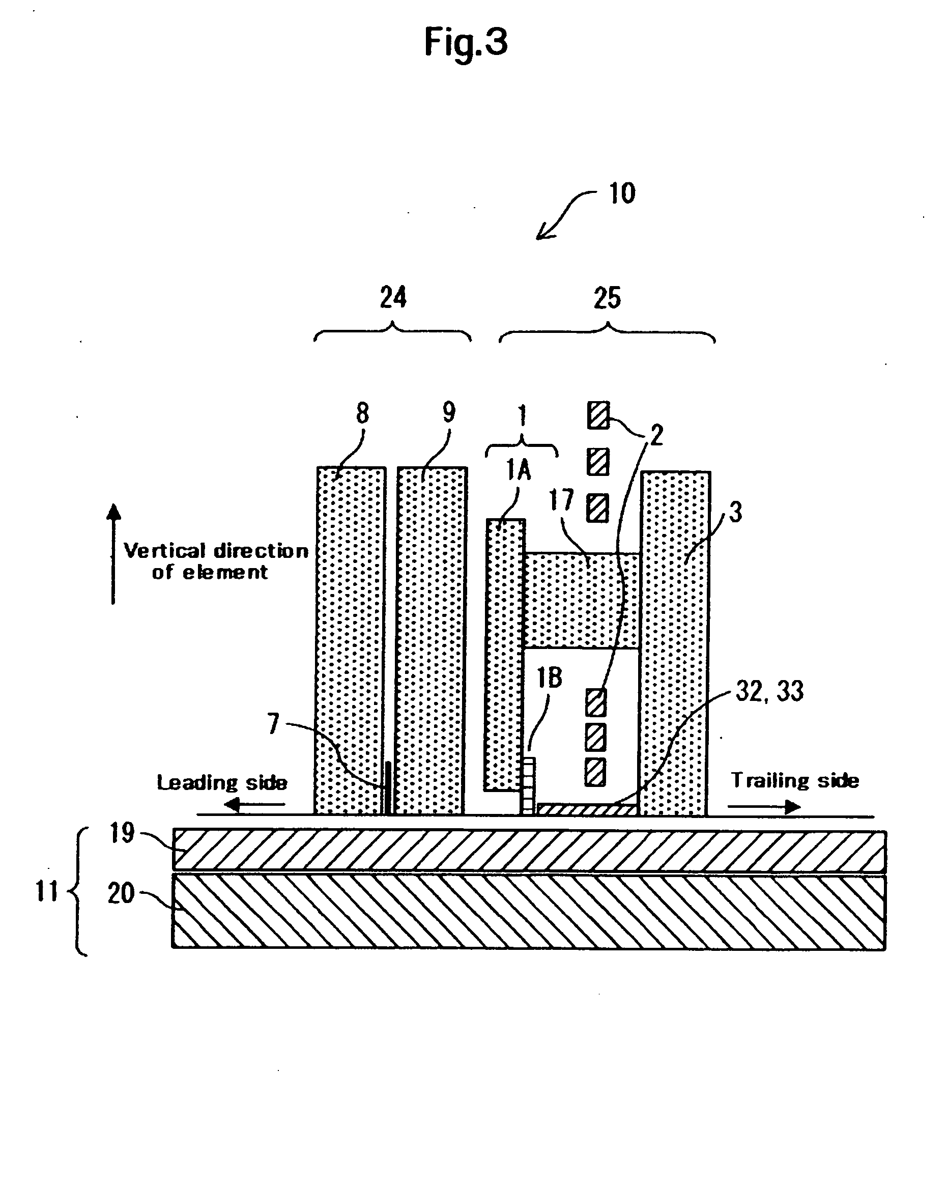 Perpendicular recording magnetic head with a main magnetic pole piece and an auxiliary magnetic pole piece