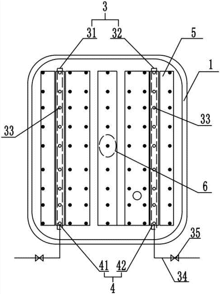 Vacuum decompression drying device