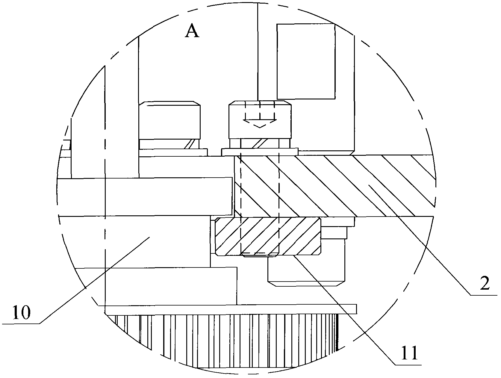 Floating unloading type device for loosening blade on main shaft