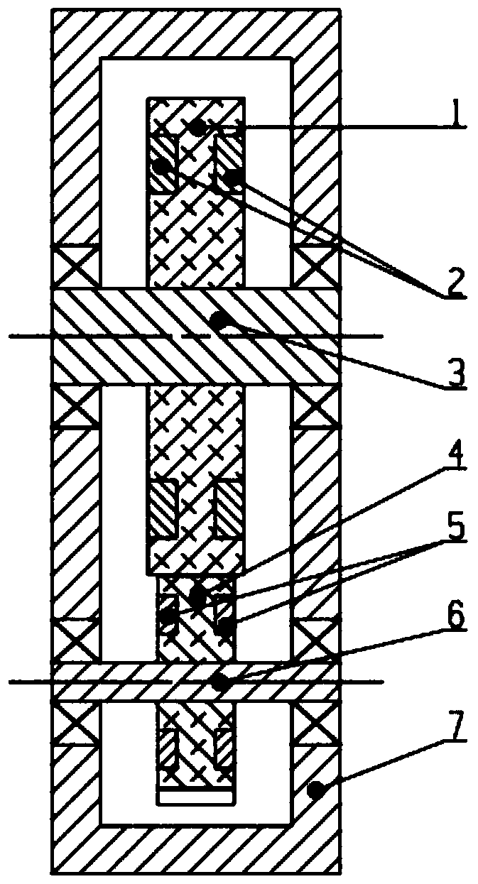 Dynamic gear clearance eliminating device