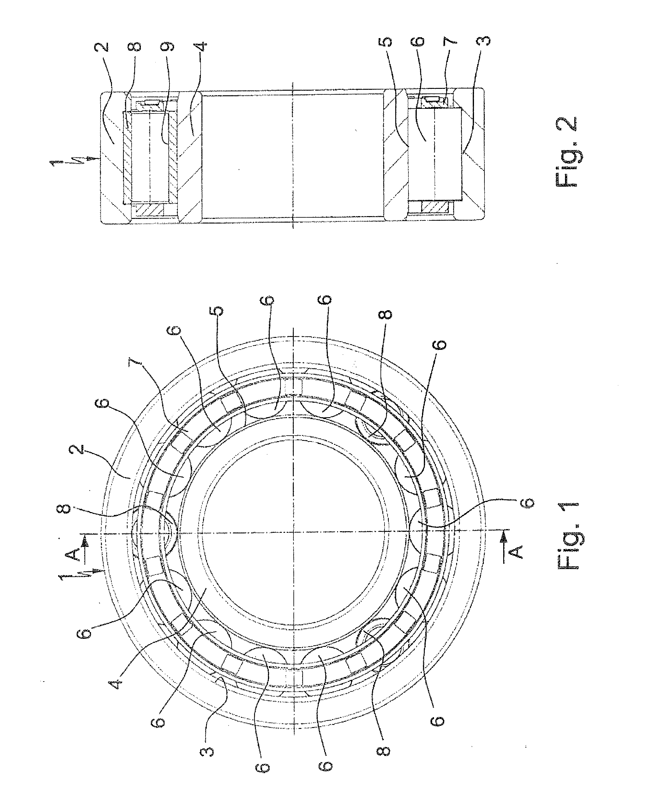 Radial roller bearing, in particular for storing shafts in wind turbine transmissions