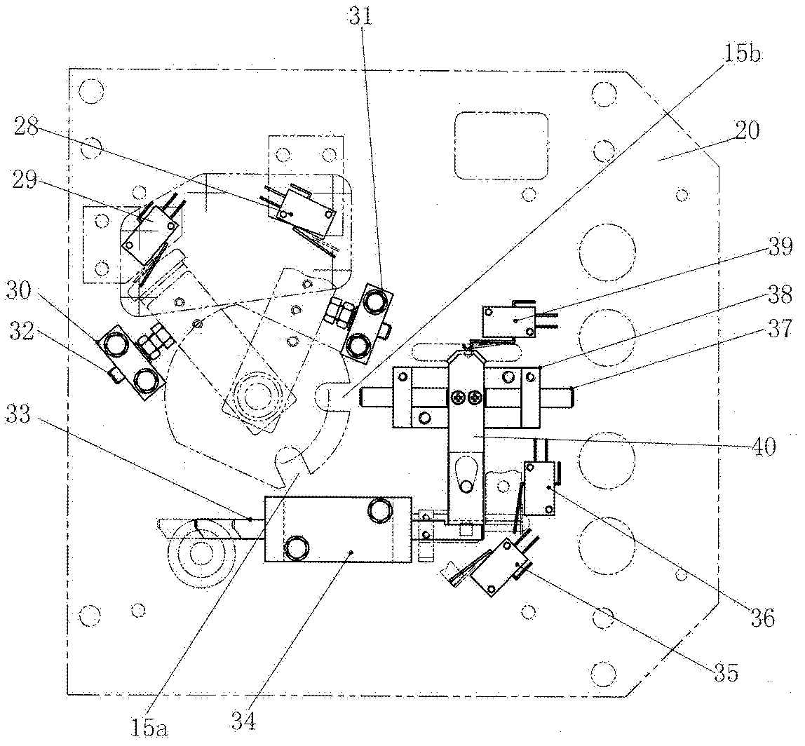 Isolating switch transmission device for track traffic