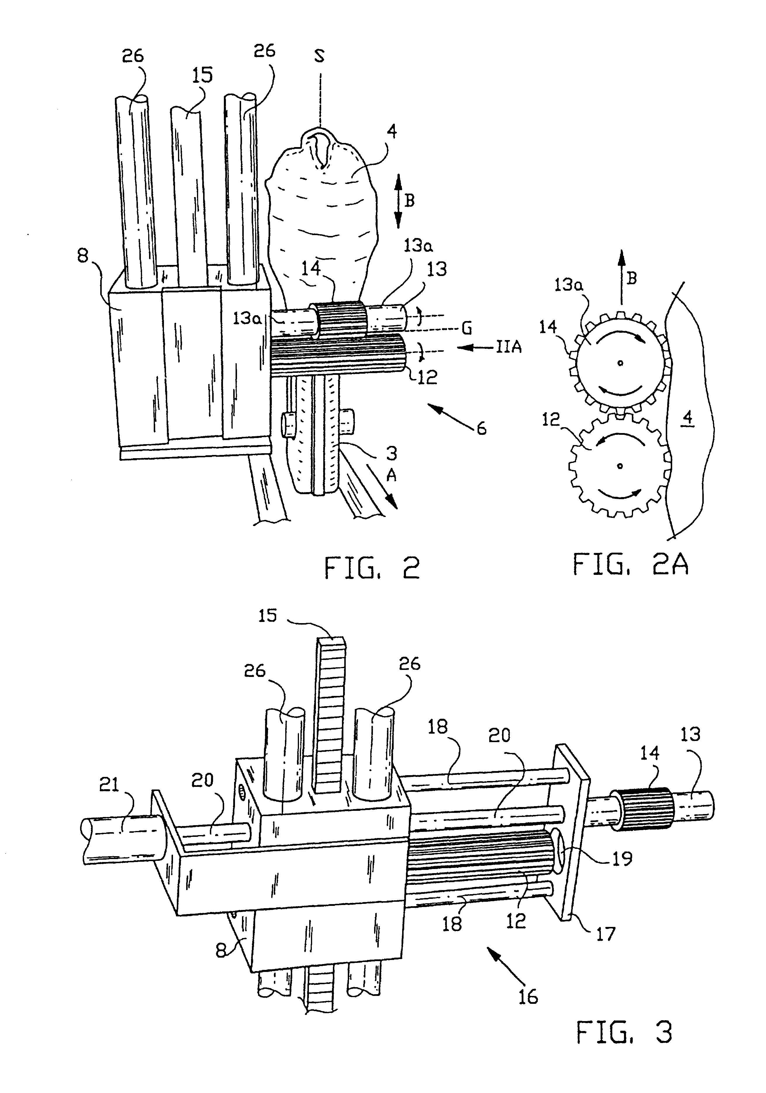 Skinner for poultry carcasses