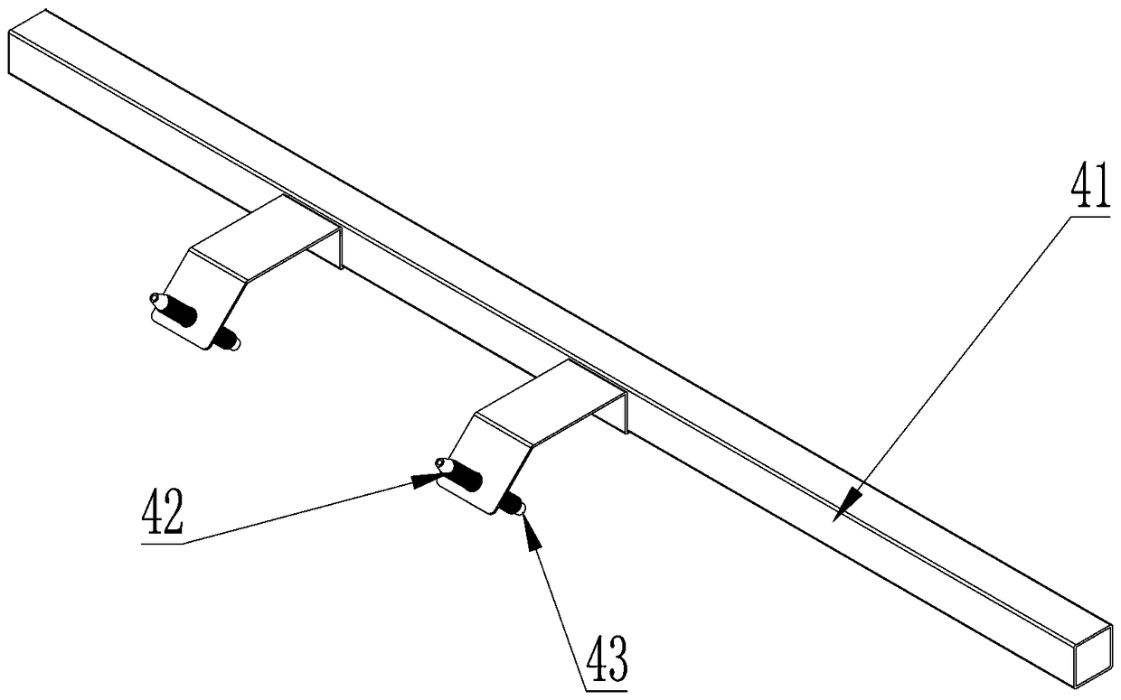 Mouth expanding and bag opening device for woven bags