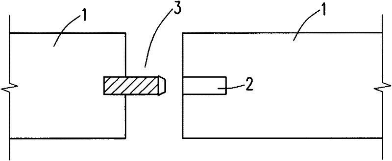 Connecting structure for solid wood floor