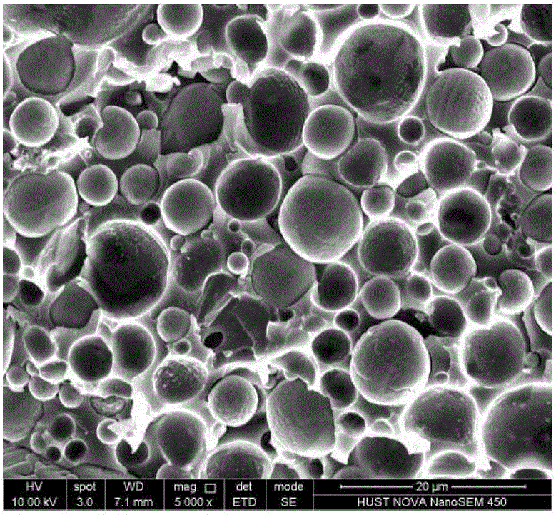 High-heat-conductivity low-viscosity epoxy resin composite, and preparation method and application thereof