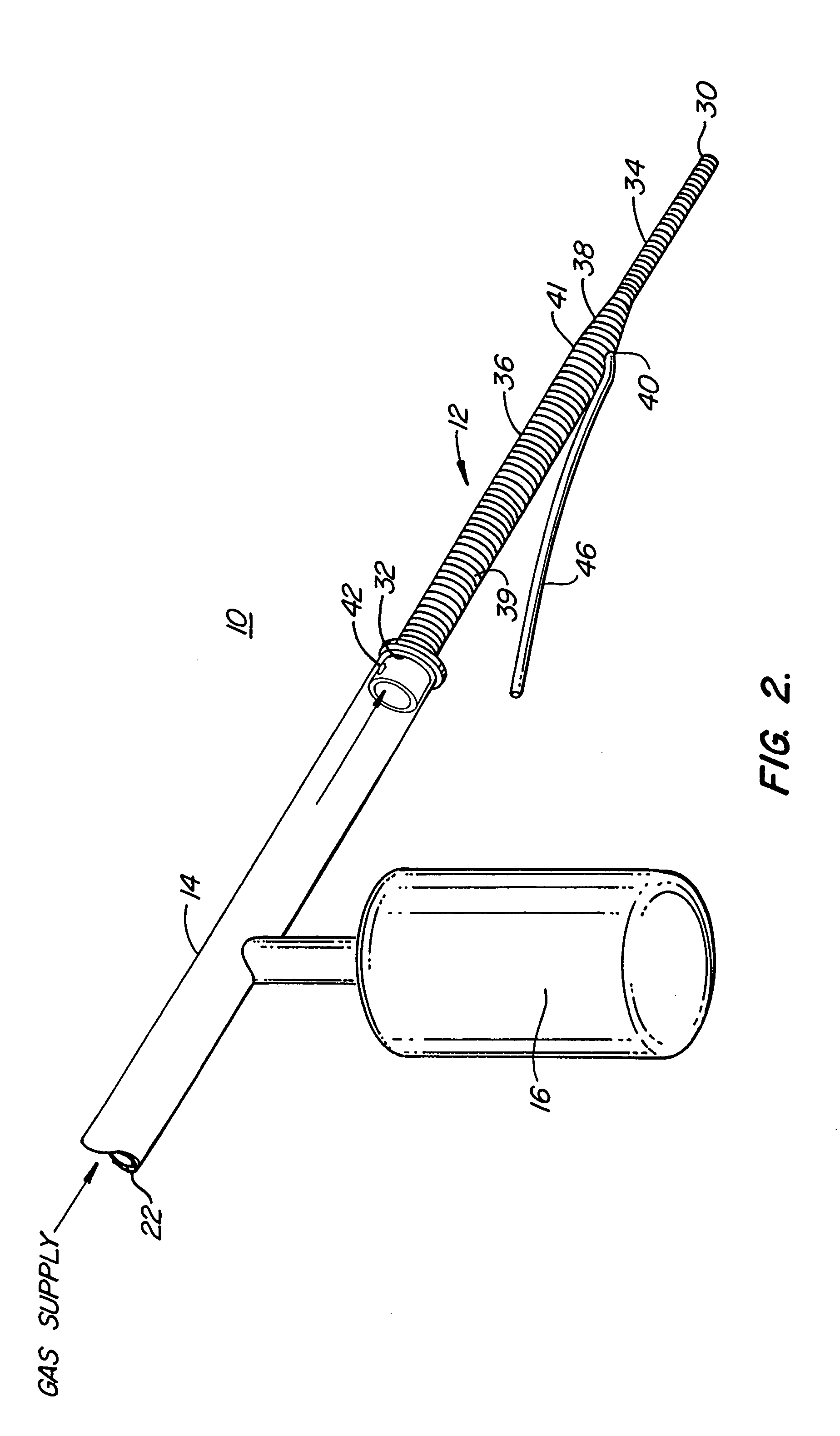 Endotracheal tube using leak hole to lower dead space