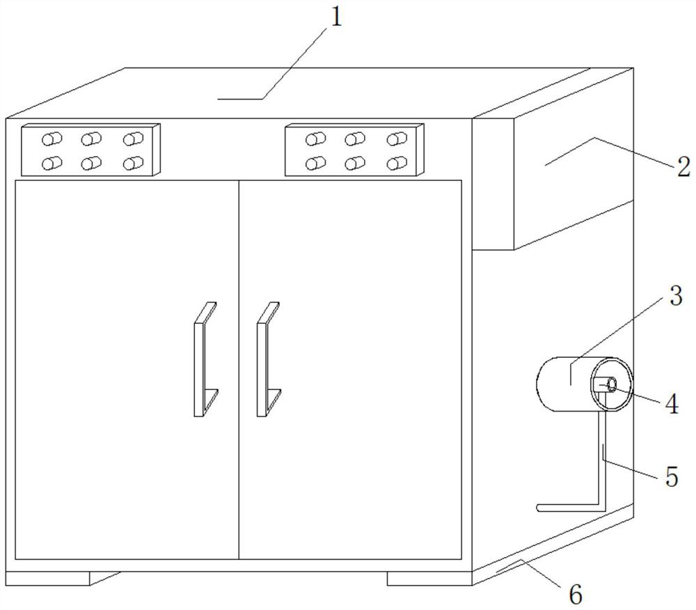 Power distribution cabinet with switch-out insulation device and use method thereof