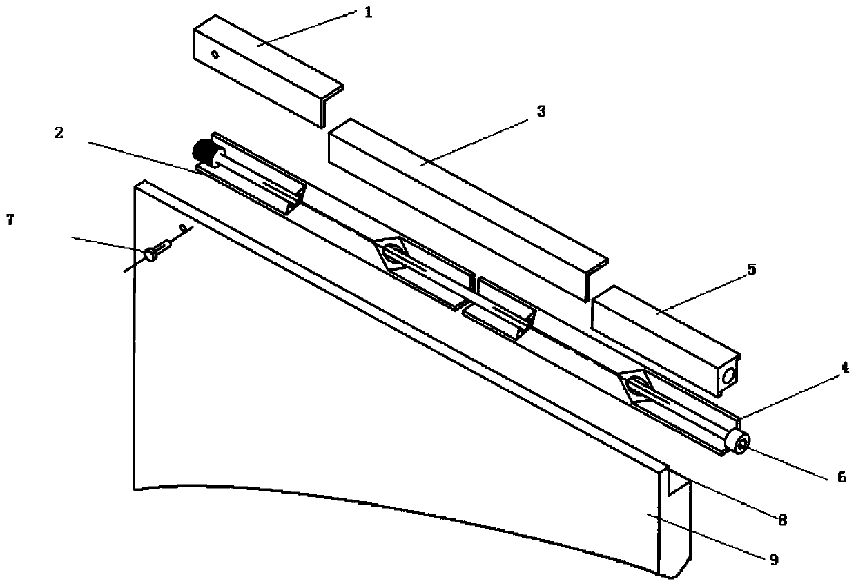 Double freedom of motion low thermal resistance locking device