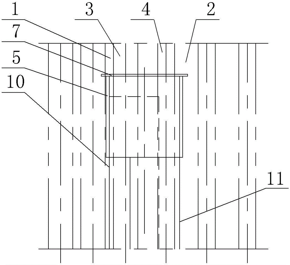 A sealing device between the side water cooling wall and the side wrapping wall