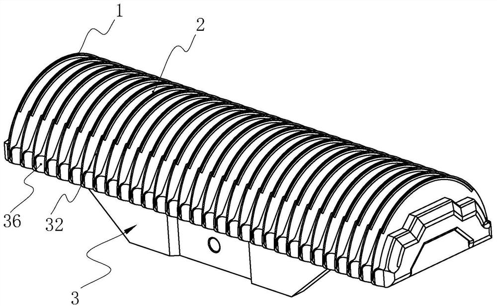 Moving cutter capable of preventing cutter grooves from being blocked