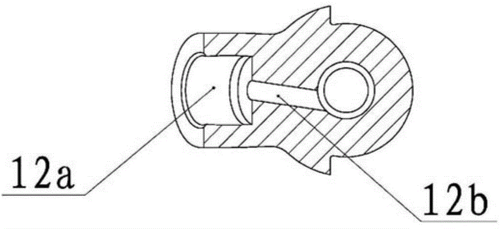 Middle hole pressure storage static leakage-free oil sprayer