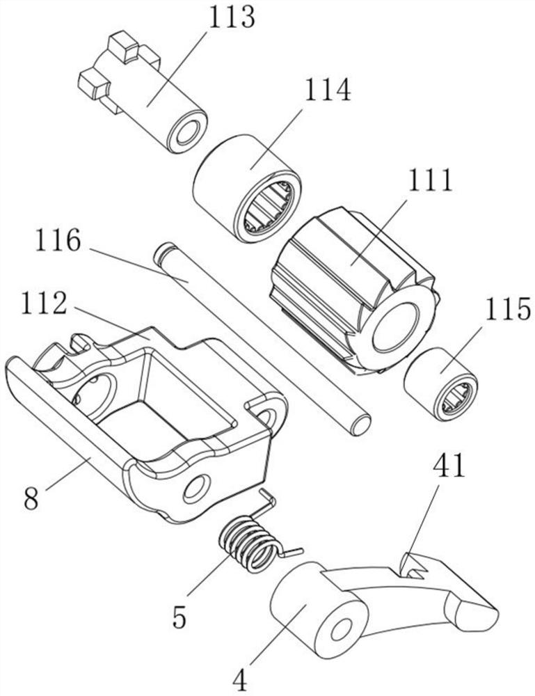 Pressing device of lock head and one-way locking lock catch comprising same